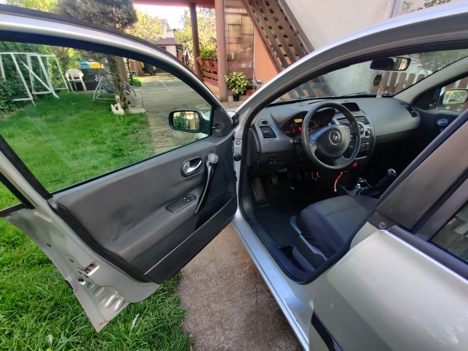 Renault Megane Sedan 1,5 dCi, fotografija 9