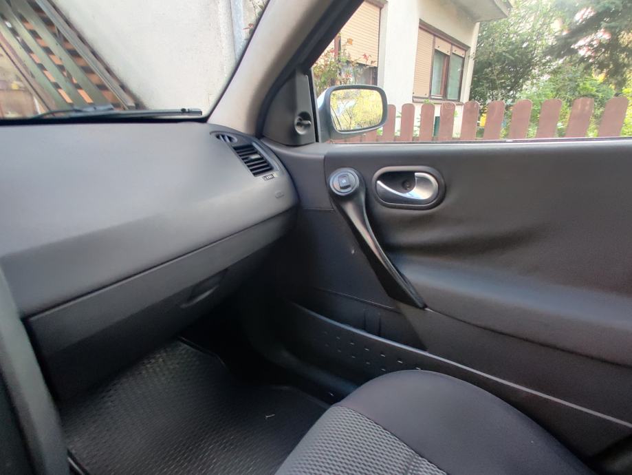 Renault Megane Sedan 1,5 dCi, fotografija 10