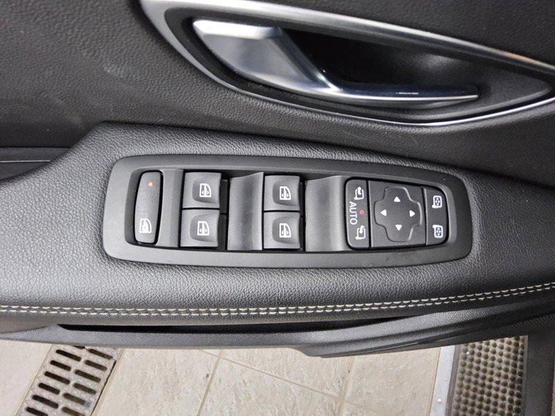 Renault Scenic 1.3 TCe Limited • AHK • senzori za parkiranje straga, fotografija 9