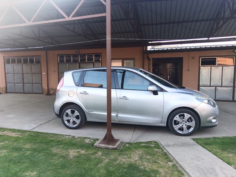 Renault Scenic 1,5 dCi automatik, fotografija 5