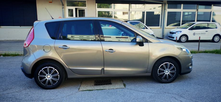 Renault Scenic 1,5 dCi ** NAPRAVLJEN VELIKI SERVIS** REG 1G, fotografija 6
