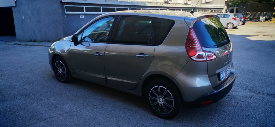 Renault Scenic 1,5 dCi ** NAPRAVLJEN VELIKI SERVIS** REG 1G, fotografija 14
