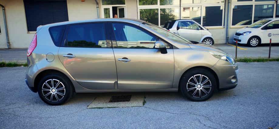 Renault Scenic 1,5 dCi ** NAPRAVLJEN VELIKI SERVIS** REG 1G, fotografija 5