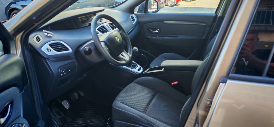 Renault Scenic 1,5 dCi ** NAPRAVLJEN VELIKI SERVIS** REG 1G, fotografija 20