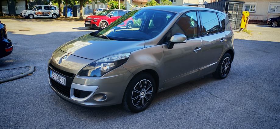 Renault Scenic 1,5 dCi ** NAPRAVLJEN VELIKI SERVIS** REG 1G, fotografija 19