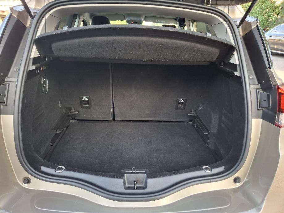 Renault Scenic 1.6 DCI INTENSE, fotografija 9