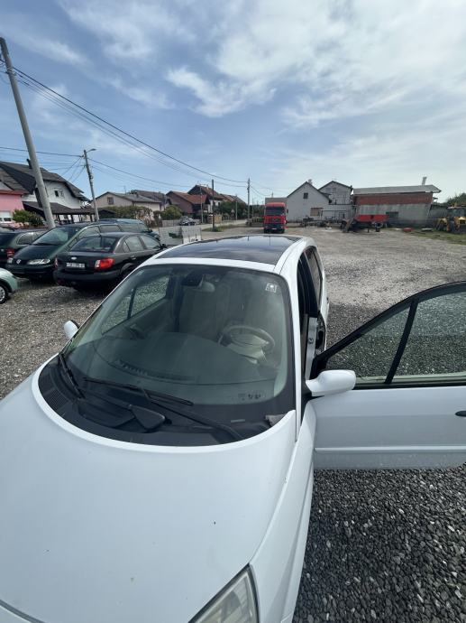 Renault Scenic 2,0 16V, fotografija 9