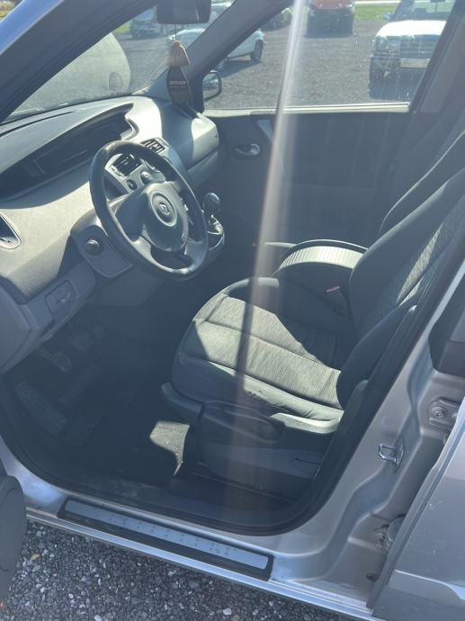 RENAULT SENIC 1,5 DCI ***AUT KLIMA,EL STAKLA,PANORAMA***, fotografija 11