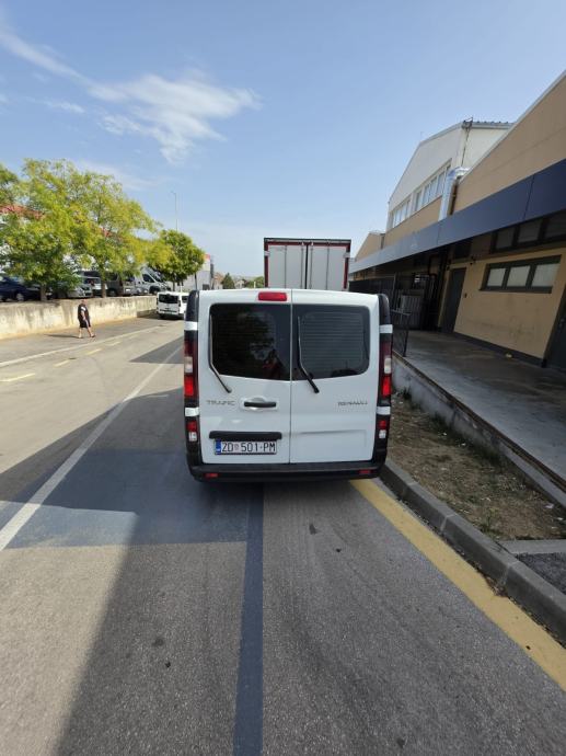 Renault Trafic 2.0 dCi(Euro 6) - 8+1 sijedala- Dupla klima, Reg.10/26, fotografija 5