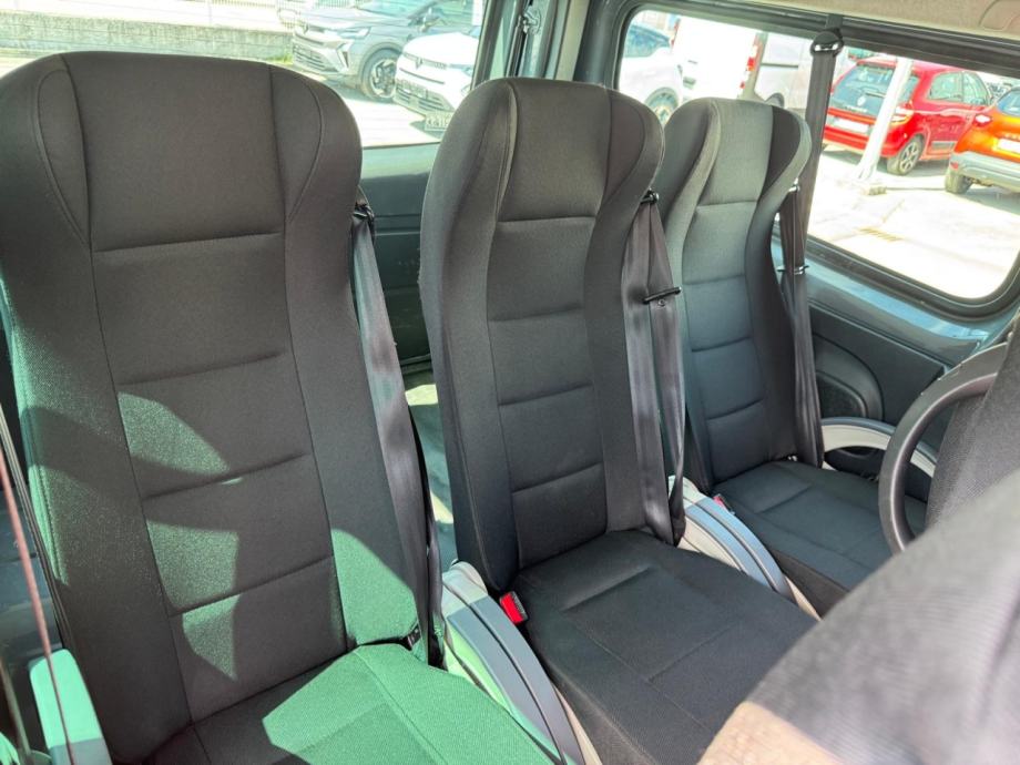 Renault Trafic Grand Passenger 2,0 dCi 145 Energy Dynamique, fotografija 12