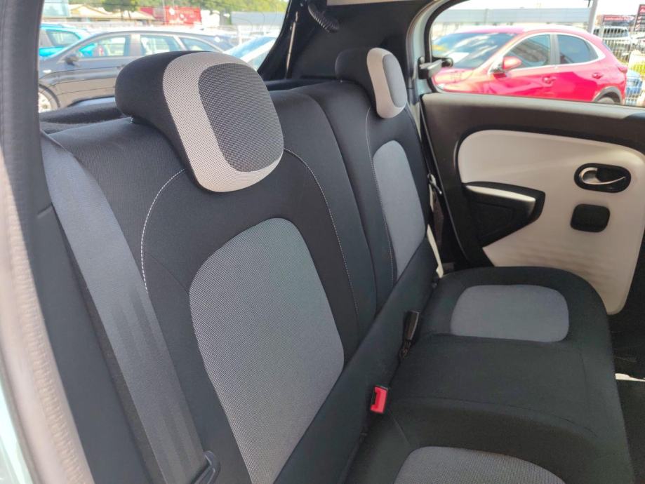 Renault Twingo 1.0 samo 8000 km !!!, UREDNO ODRŽAVAN, GARANCIJA, fotografija 12