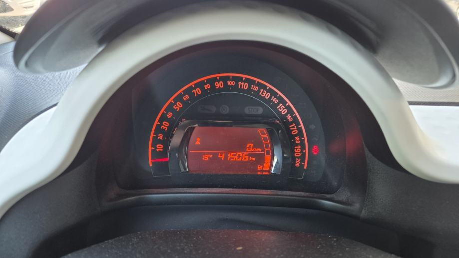 Renault Twingo, 2019. Samo 41000km, klima, fotografija 12