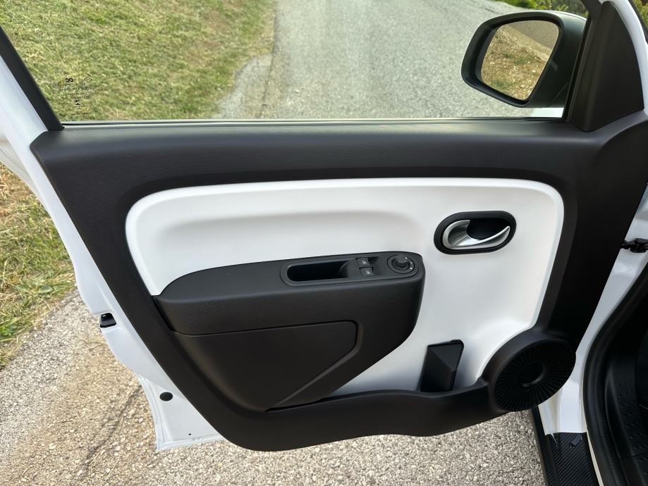 Renault Twingo ZEN R 80 automatik - ODLIČAN - VRIJEDI POGLEDATI!!, fotografija 16