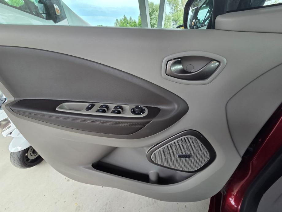 Renault Zoe 2018. Bose edition - 300 km doseg, fotografija 8