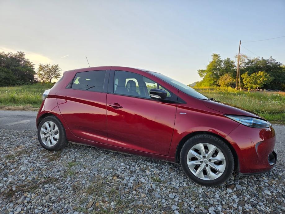 Renault Zoe 2018. Bose edition - 300 km doseg, pogled izvana - slika 2