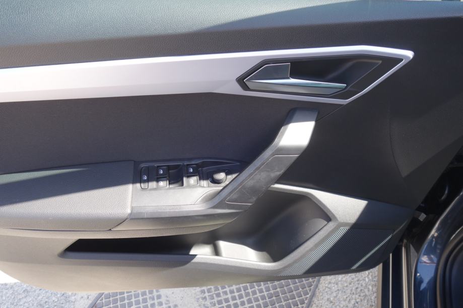 Seat Arona 1,0 TSI FR, fotografija 8