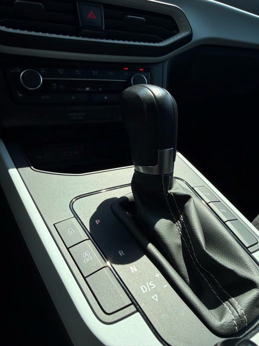Seat Arona 1,0 TSI automatik *full oprema*12/23.*, fotografija 17