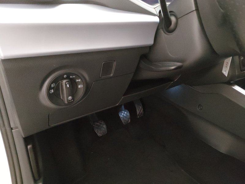 SEAT Ibiza 1.0 TSI FR-Line • Full LED • digitalni instrumenti, fotografija 7