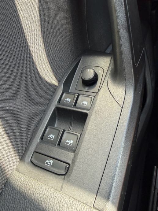 ***SEAT IBIZA 1,0 TSI FR*** REDIZAJN, AMBIENT, 17'', FULL LED u PDV-u, fotografija 13