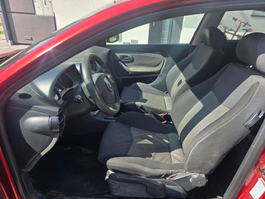 Seat Ibiza 1,4 16V 2007 god 190000 km Odlično stanje reg 6/2027, fotografija 13