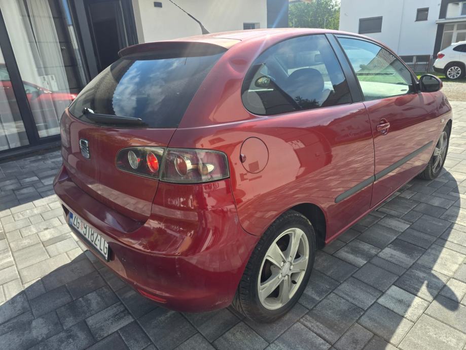 Seat Ibiza 1,4 16V 2007 god 190000 km Odlično stanje reg 6/2027, fotografija 8