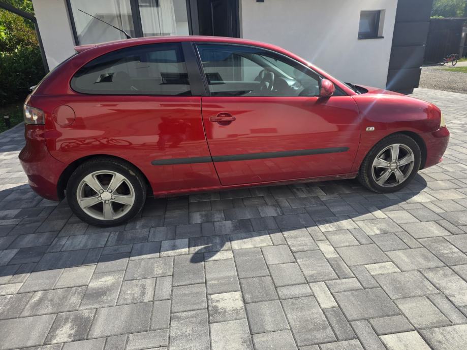 Seat Ibiza 1,4 16V 2007 god 190000 km Odlično stanje reg 6/2027, fotografija 9