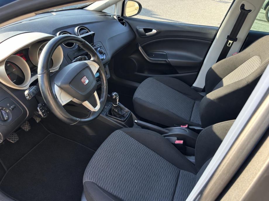 Seat Ibiza 1,6 TDI // 178 TKM // 2011 FULL OPREMA, fotografija 7