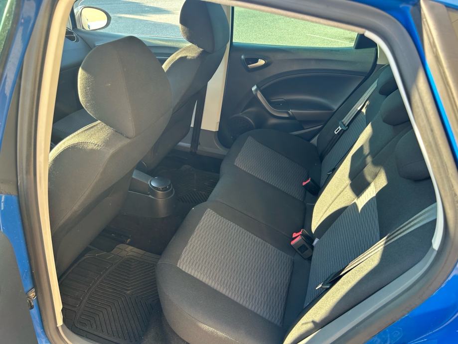 Seat Ibiza 1,6 TDI // 178 TKM // 2011 FULL OPREMA, fotografija 16