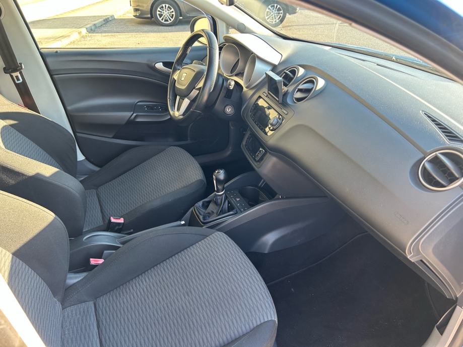 Seat Ibiza 1,6 TDI // 178 TKM // 2011 FULL OPREMA, fotografija 17