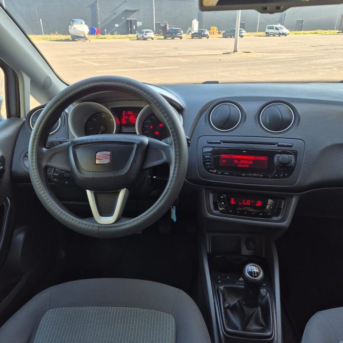 Seat Ibiza 1,6 TDI HR AUTO REG 06/27, fotografija 8