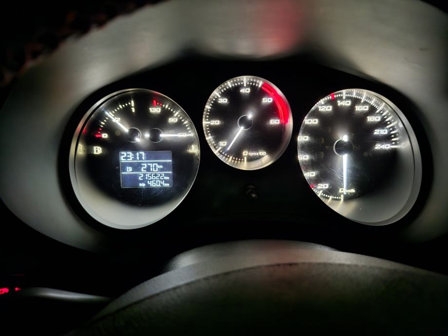 Seat Leon 1,6 TDI, fotografija 12