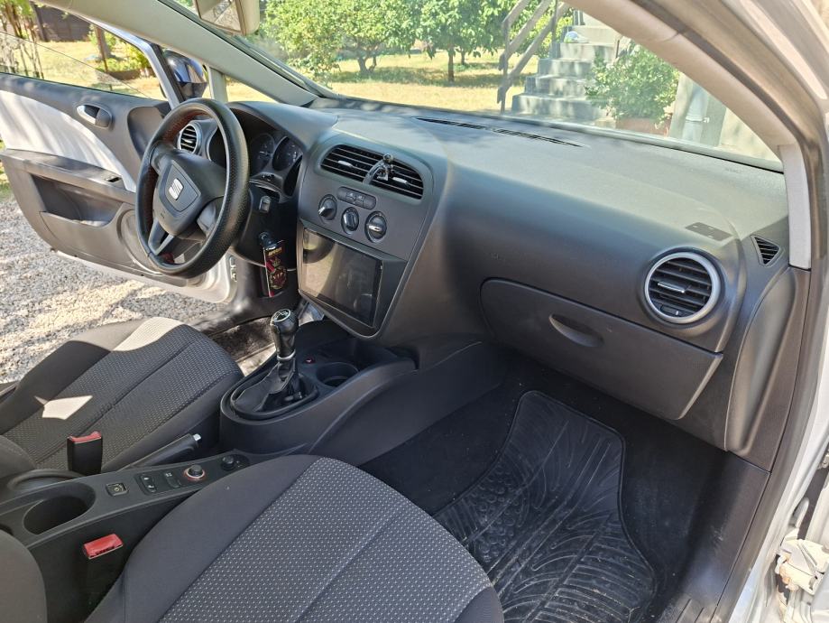 Seat Leon 1,6 TDI, fotografija 13