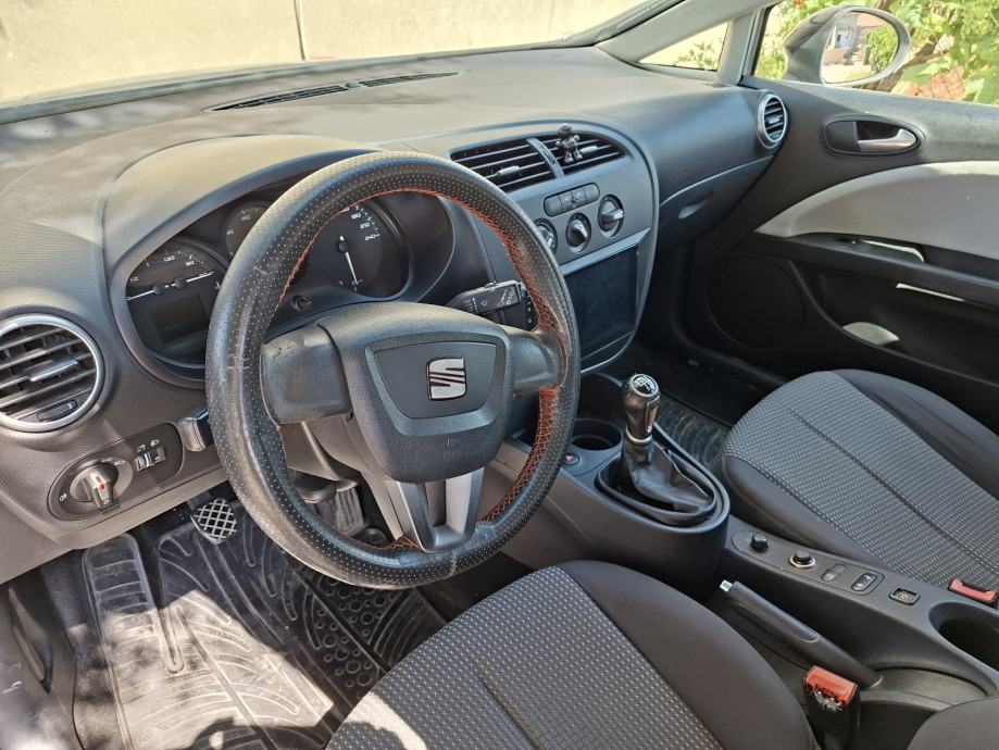 Seat Leon 1,6 TDI, fotografija 15