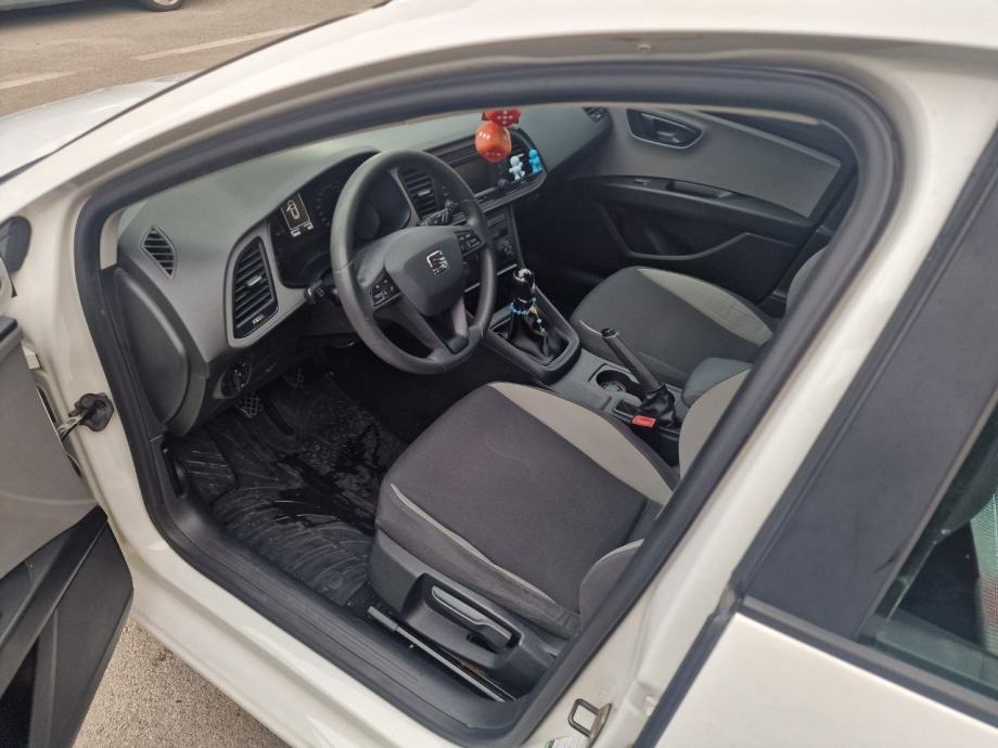Seat Leon 1,6 TDI, fotografija 6