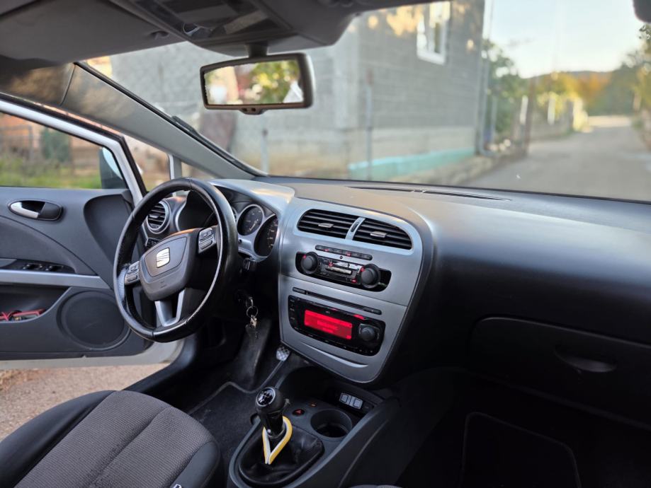 Seat Leon 1,6 TDI, fotografija 6