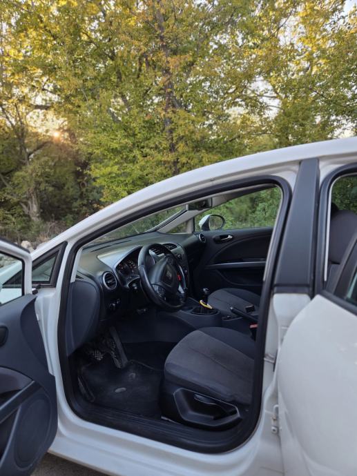 Seat Leon 1,6 TDI, fotografija 8