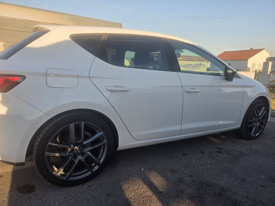 Seat Leon 1,6 TDI, fotografija 3