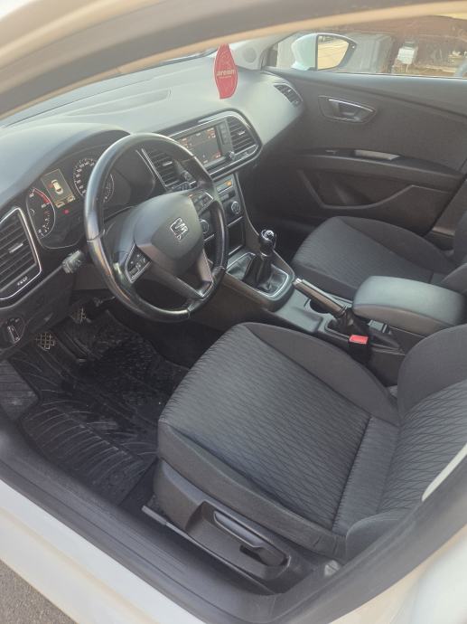 Seat Leon 1,6 TDI, fotografija 9