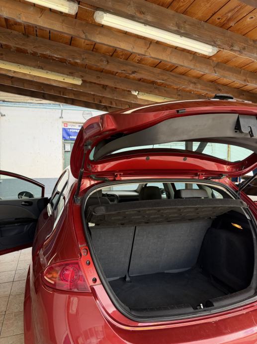 SEAT Leon 1.9 TDI 77 kW / 105 KS – klima, tempomat, fotografija 8