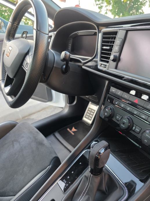 Seat Leon Cupra 290 2,0 TSI, fotografija 11