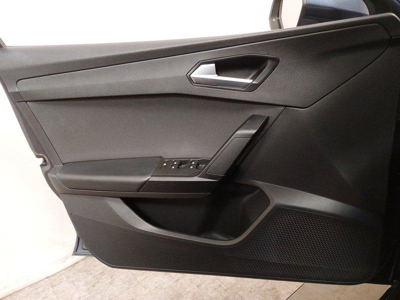 SEAT Leon Sportstourer 1.0 TSI Reference • LED, fotografija 5