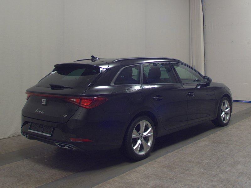 SEAT Leon Sportstourer 2.0 TDI automatik FR • Full LED • digitalni ins, fotografija 4