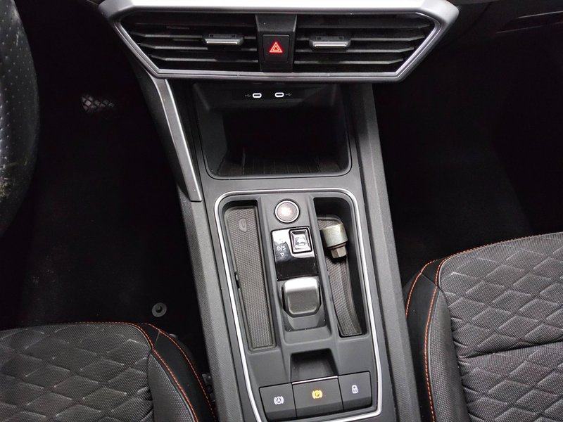 SEAT Leon Sportstourer 2.0 TDI automatik FR • Full LED • digitalni ins, fotografija 6