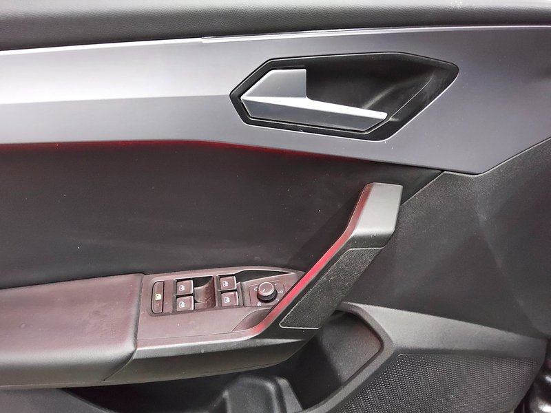 SEAT Leon Sportstourer 2.0 TDI automatik FR • Full LED • digitalni ins, fotografija 10
