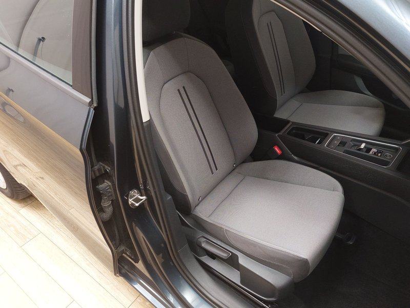 SEAT Leon Sportstourer 2.0 TDI automatik Style • ACC • Full LED, fotografija 10