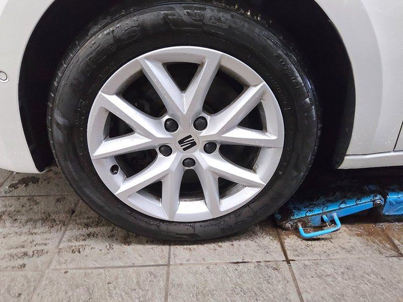 SEAT Leon Sportstourer 2.0 TDI automatik Style • ACC • LED, fotografija 11