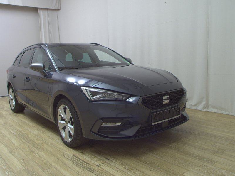 SEAT Leon Sportstourer 2.0 TDI FR-Line automatik • ACC • adaptivni ovj, fotografija 3