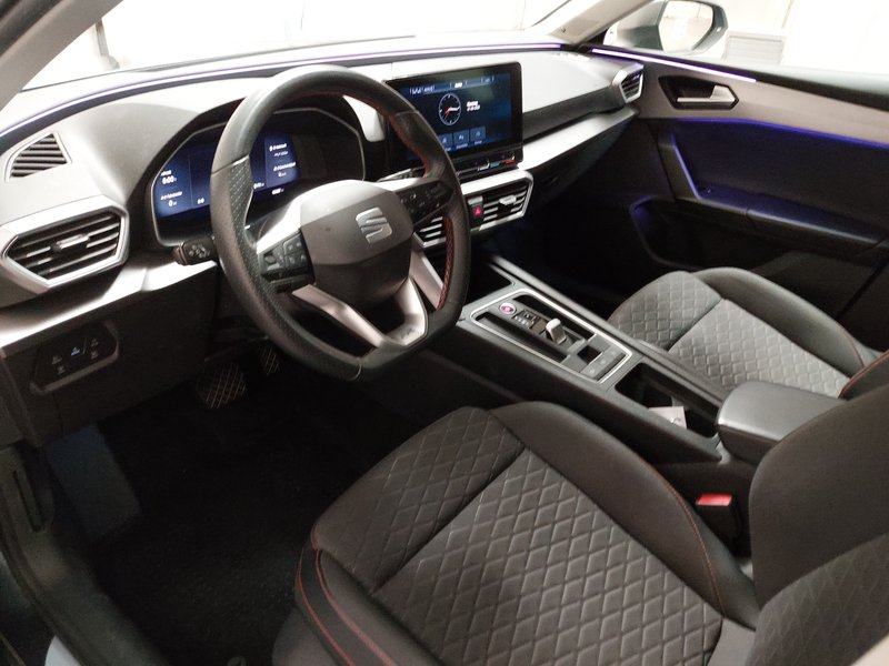 SEAT Leon Sportstourer 2.0 TDI FR-Line automatik • ACC • AHK, fotografija 6