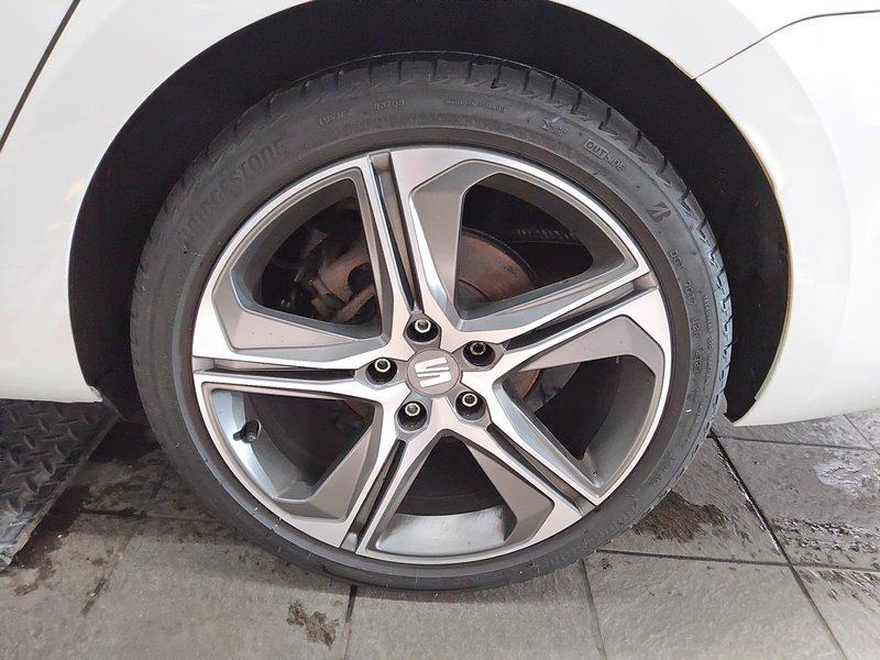 SEAT Leon Sportstourer 2.0 TDI FR-Line automatik • ACC • LED, fotografija 11