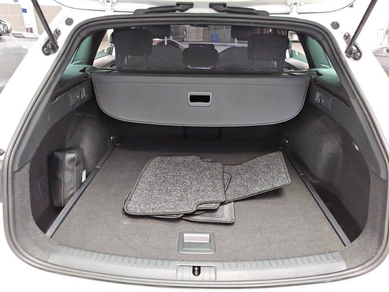 SEAT Leon Sportstourer 2.0 TDI FR-Line automatik • ACC • LED, fotografija 12